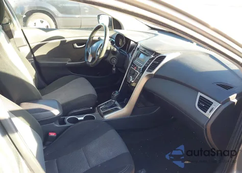 2017 Hyundai Elantra Gt z USA, uszkodzony, nr VIN KMHD35LH9HU369270